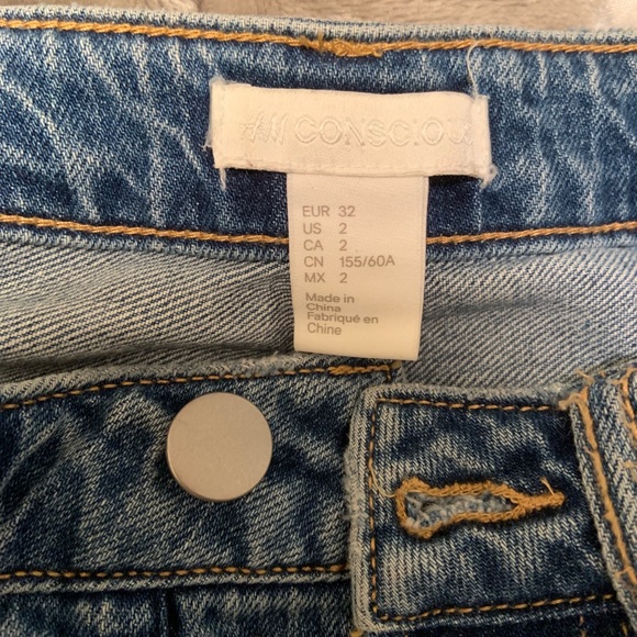 H&M vintage style distressed straight leg jeans - Picture 3 of 5